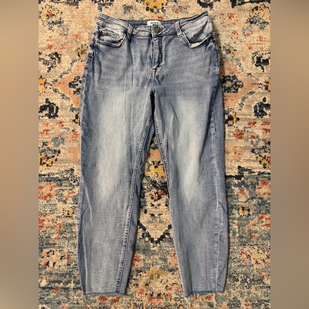 Pistola Arielle Skinny Scissor Cut Hem Jeans
Size 31
